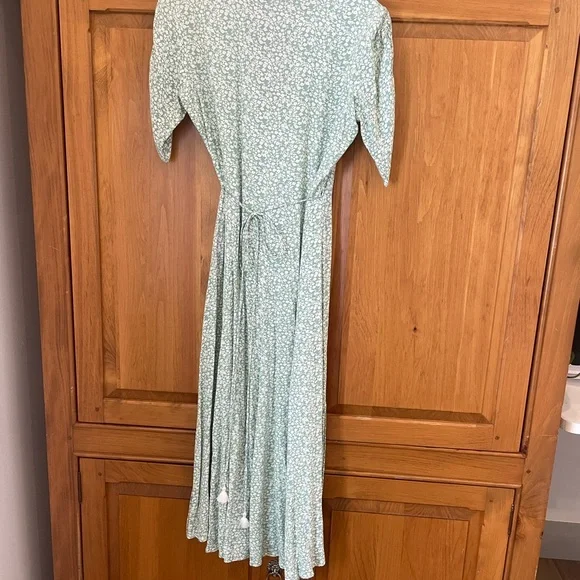 Faithful the Brand Floral Green Wrap Dress - Picture 3 of 3